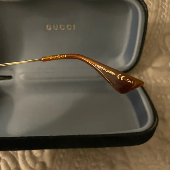 Gucci Shades - Picture 4 of 7